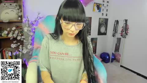 MOON  online show from November 7, 10:43 pm