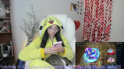 MOON  online show from February 17, 11:22 pm