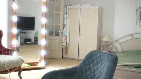 Jane online show from September 29, 5:45 am