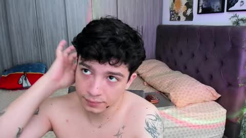 Snapshot of moonlight_baee chatting on September 23, 5:38 pm Clove online show from September 23, 5:38 pm