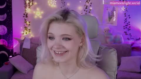 Mia   online show from March 8, 8:14 pm