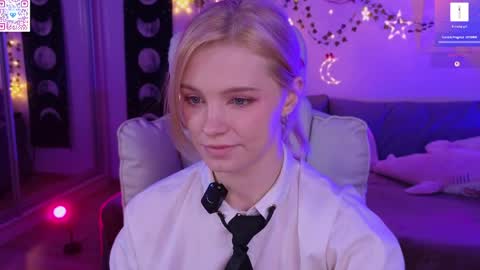 Mia   online show from April 4, 7:22 pm