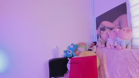 Snapshot of moonliight__ chatting on May 20, 4:35 pm moonliight__ online show from May 20, 4:35 pm