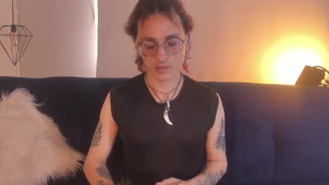 Snapshot of moonn_fox chatting on September 30, 9:42 pm Moon online show from September 30, 9:42 pm