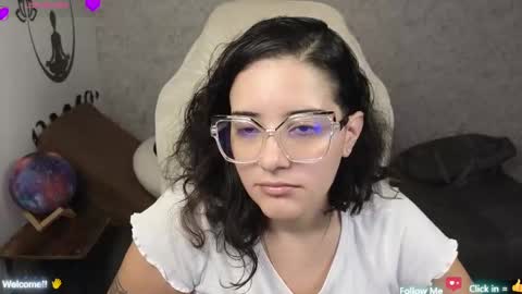 Moon Woman online show from February 11, 4:11 am