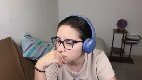 Moon Woman online show from February 19, 2:18 am