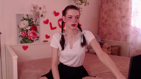 moore_alice online show from February 14, 2:03 pm