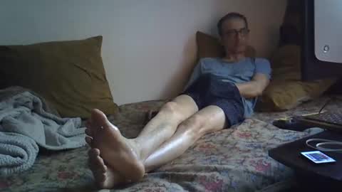 Snapshot of moovurey16 chatting on April 20, 12:57 am Alex online show from April 20, 12:57 am