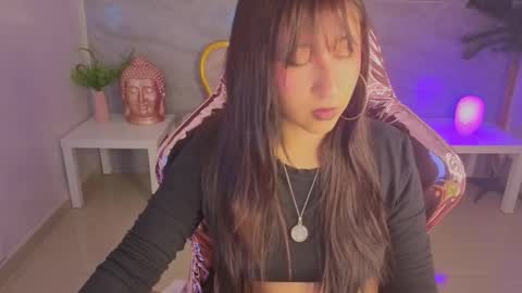 Snapshot of moraa_s chatting on March 12, 3:23 am Mora online show from March 12, 3:23 am