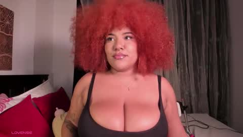 Snapshot of moradaniels chatting on November 2, 9:11 am online show from November 2, 9:11 am