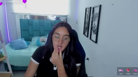 morena_rodriguez_9 online show from February 4, 7:09 pm