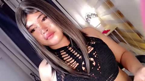 Snapshot of morenaaries12 chatting on November 10, 7:13 pm MIA online show from November 10, 7:13 pm