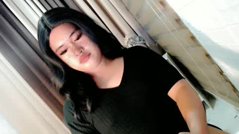 Snapshot of morenaaries12 chatting on December 19, 7:37 am MIA online show from December 19, 7:37 am