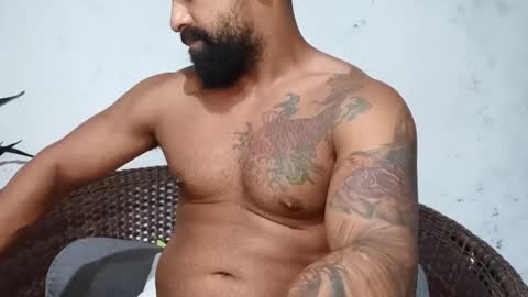 Snapshot of moreno_lutador chatting on February 14, 3:00 am John john online show from February 14, 3:00 am