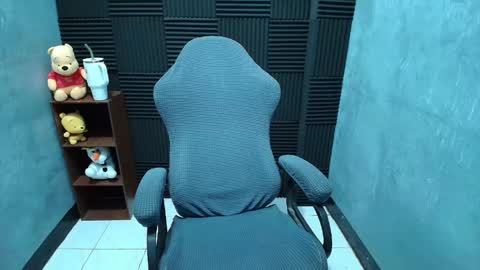 morenojake online show from May 18, 10:04 pm
