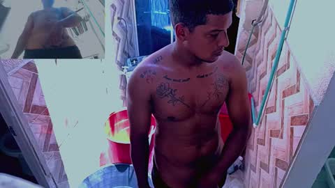 Snapshot of morenoman25 chatting on March 29, 5:35 pm Carlos online show from March 29, 5:35 pm