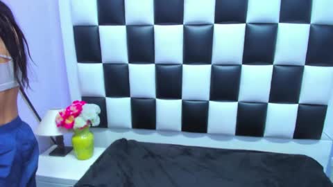 morganasmit_ online show from May 5, 2:03 pm