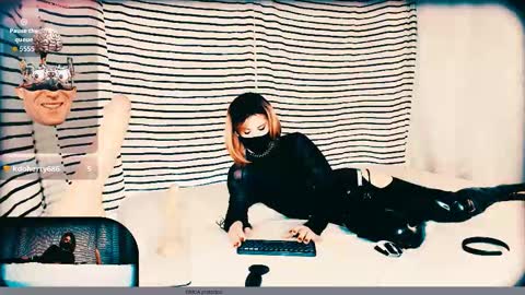 Snapshot of morphelina chatting on December 3, 4:38 pm Morphelina online show from December 3, 4:38 pm