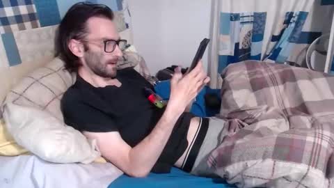 Snapshot of morris_slug_the_second chatting on November 4, 6:18 pm Adam online show from November 4, 6:18 pm