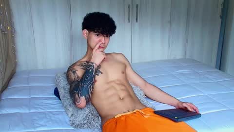 Snapshot of morthy_downey chatting on December 14, 1:49 pm Morthy online show from December 14, 1:49 pm