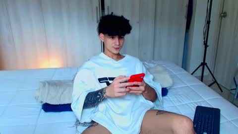 Snapshot of morthy_downey chatting on February 6, 7:18 pm Morthy online show from February 6, 7:18 pm