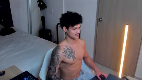 Snapshot of morthy_downey chatting on May 9, 5:56 am Morthy online show from May 9, 5:56 am