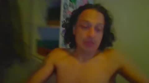 Snapshot of mortyiiiss577762 chatting on April 21, 7:06 pm Sahid C online show from April 21, 7:06 pm