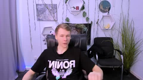 Snapshot of mory_arti chatting on December 16, 7:10 pm Welcome here online show from December 16, 7:10 pm