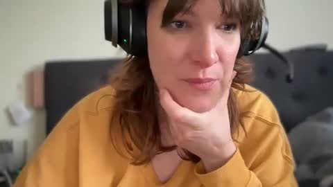Mossy Mommy online show from May 2, 11:32 pm