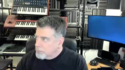 Snapshot of mostly_unbothered chatting on January 16, 8:40 am mostly_unbothered online show from January 16, 8:40 am