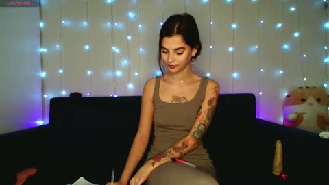 Snapshot of moto_ponchik chatting on December 3, 2:05 pm Kris online show from December 3, 2:05 pm