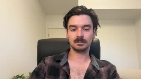Snapshot of moustachematt chatting on June 20, 3:42 am moustachematt online show from June 20, 3:42 am