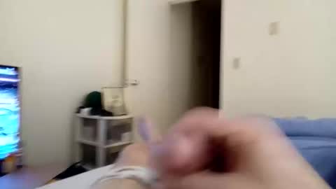 Snapshot of mr732995 chatting on February 10, 3:35 am mr732995 online show from February 10, 3:35 am