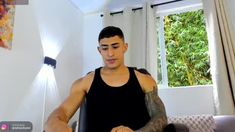 Snapshot of mr_adrian_ chatting on April 13, 5:40 pm online show from April 13, 5:40 pm