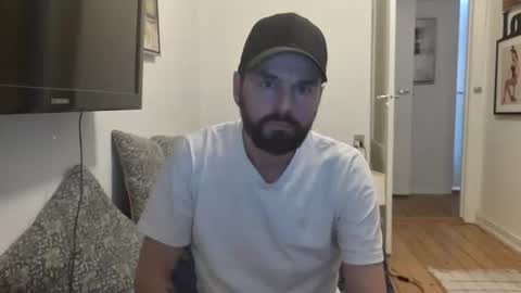 Snapshot of mr_bloome chatting on February 1, 12:48 pm mr_bloome online show from February 1, 12:48 pm