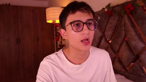 Snapshot of mr_evan1 chatting on December 4, 12:14 pm Mr Evans online show from December 4, 12:14 pm