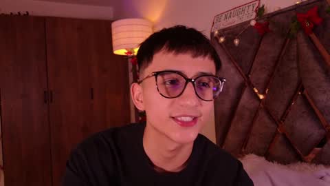 Snapshot of mr_evan1 chatting on December 6, 4:06 pm Mr Evans online show from December 6, 4:06 pm