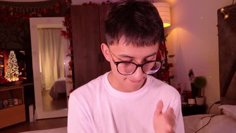 Snapshot of mr_evan1 chatting on December 9, 11:58 am Mr Evans online show from December 9, 11:58 am