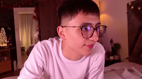 Snapshot of mr_evan1 chatting on December 9, 3:00 pm Mr Evans online show from December 9, 3:00 pm