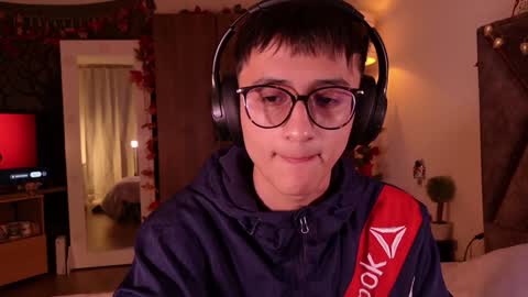 Snapshot of mr_evan1 chatting on December 11, 12:23 pm Mr Evans online show from December 11, 12:23 pm