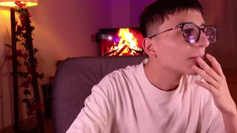 Snapshot of mr_evan1 chatting on December 14, 12:12 pm Mr Evans online show from December 14, 12:12 pm