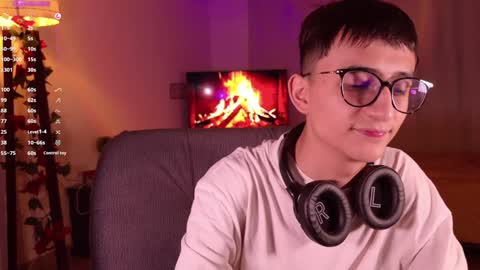 Snapshot of mr_evan1 chatting on December 14, 3:15 pm Mr Evans online show from December 14, 3:15 pm