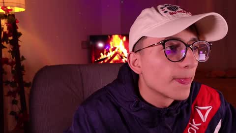 Snapshot of mr_evan1 chatting on December 15, 1:43 pm Mr Evans online show from December 15, 1:43 pm