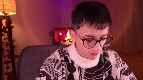 Snapshot of mr_evan1 chatting on December 17, 12:43 pm Mr Evans online show from December 17, 12:43 pm