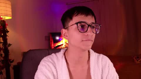 Snapshot of mr_evan1 chatting on December 23, 12:19 pm Mr Evans online show from December 23, 12:19 pm