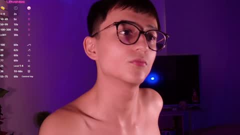 Snapshot of mr_evan1 chatting on December 23, 6:27 pm Mr Evans online show from December 23, 6:27 pm