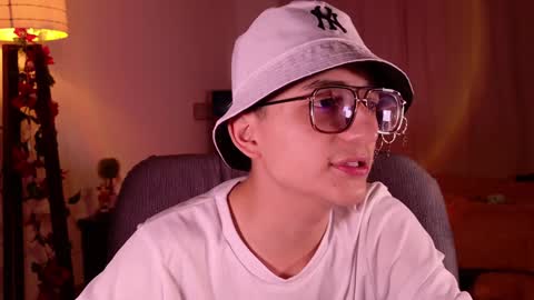 Snapshot of mr_evan1 chatting on December 25, 4:54 pm Mr Evans online show from December 25, 4:54 pm