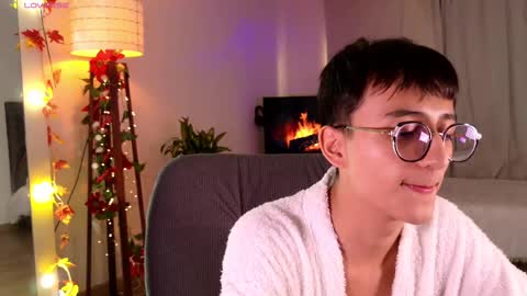 Snapshot of mr_evan1 chatting on February 24, 3:53 pm Mr Evans online show from February 24, 3:53 pm