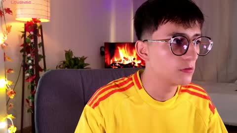 Snapshot of mr_evan1 chatting on March 5, 2:45 pm Mr Evans online show from March 5, 2:45 pm