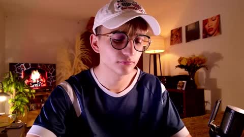 Snapshot of mr_evan1 chatting on September 13, 4:07 pm Mr Evans online show from September 13, 4:07 pm